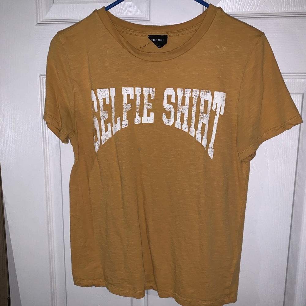 ✰yellow t shirt✰